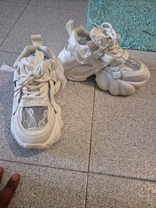 Zapatillas blancas de diseño