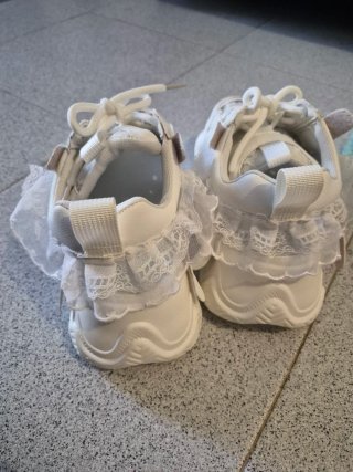 Zapatillas blancas de diseño