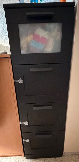 Cajonera Negra con Ventana Transparente