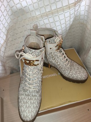 Botines Michael Kors Beige y Blanco