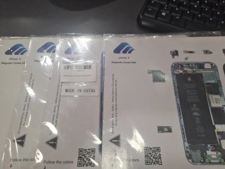 Alfombrillas magnéticas para iPhone. Precio unidad