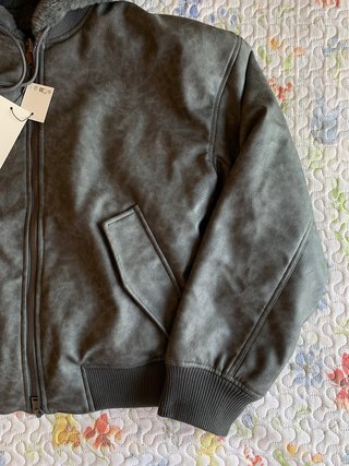 Cazadora Zara reversible pelo gris (T. L)