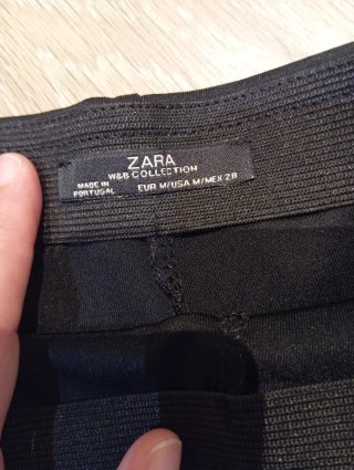 Falda Zara negra vuelo