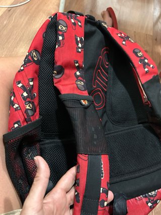 Mochila Totto Escolar Ninja Roja