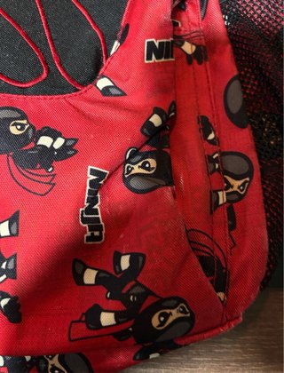 Mochila Totto Escolar Ninja Roja