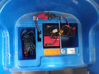Coche eléctrico infantil azul