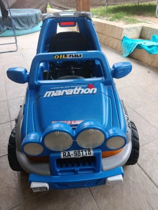 Coche eléctrico infantil azul