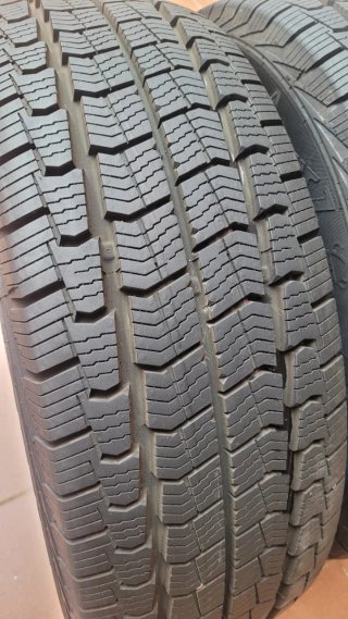 Neumáticos 215/70 R15 C 109/107R