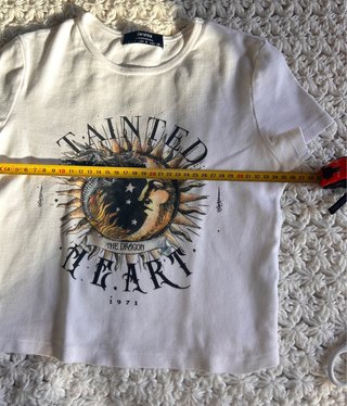 Camiseta blanca estampada crop top