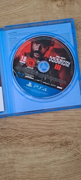 Call of Duty: Modern Warfare III PS4 Edición Cross