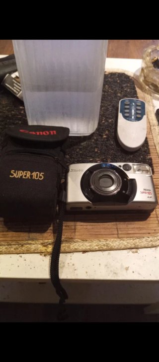 Cámara Canon Prima Super 105 + funda