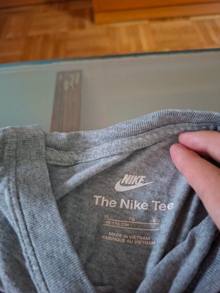 Camiseta Nike Gris