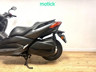 YAMAHA XMAX 300