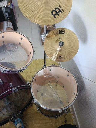 Bateria y teclado ,casi sin usar ,banqueta incluid