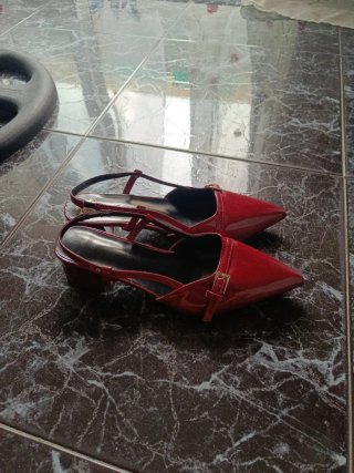 Sandalias tacón bajo rojas