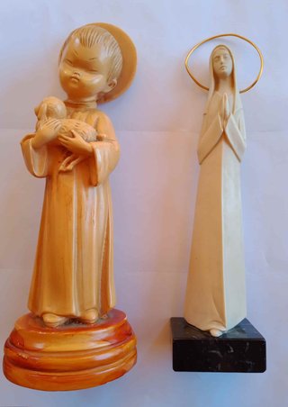 LIBROS DE RELIGIÓN Y 1 BIBLIA
