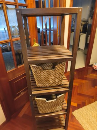 Estantería madera 4 baldas + 2 cestas de regalo