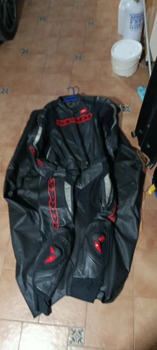 Mono de cuero Spidi negro 2 piezas