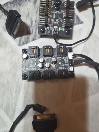 Kit Corsair Hub RGB Lighting Node + Hub