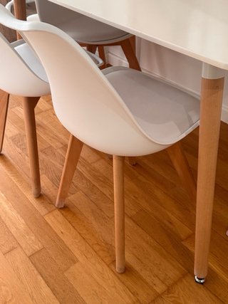 Mesa y 4 Sillas Comedor