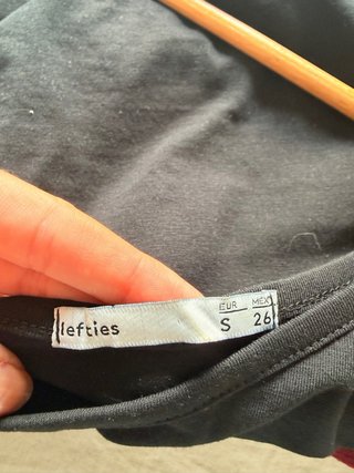 Camiseta negra un tirante