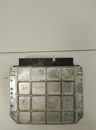 Toyota 813 8966142c10 centralita motor uce rav4