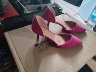 Zapatos de tacón rosa