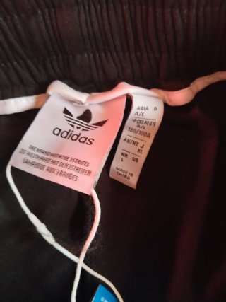 Pantalones chándal Adidas negros