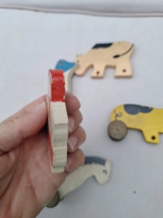 Juguetes de madera vintage: granja y figuras