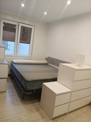 Se vende piso situado en Ermua.