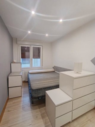 Se vende piso situado en Ermua.
