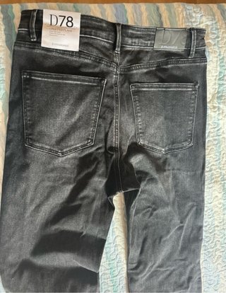 Tejanos Stradivarius D78 Crop Flare Negros