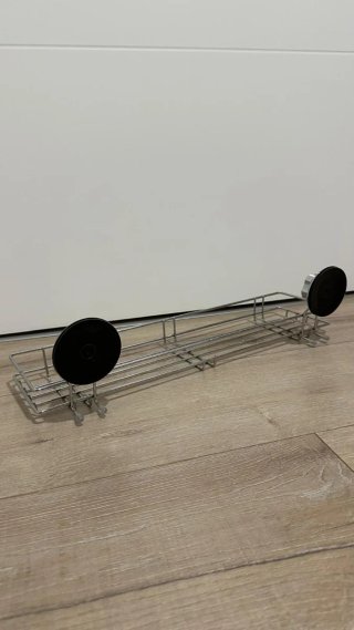 Estantería metálica con ventosas
