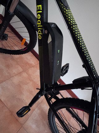 Bicicleta de montaña negra