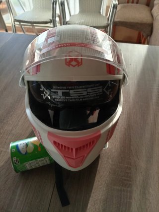 Casco de moto blanco y rosa. Talla M.