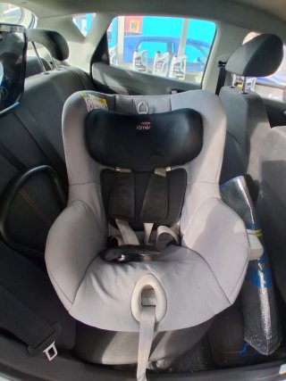 Silla coche bebé Britax Römer gris