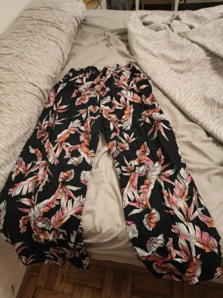 Pantalón ancho estampado floral