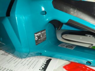 Motosierra Makita UC011GZ 40V Nueva