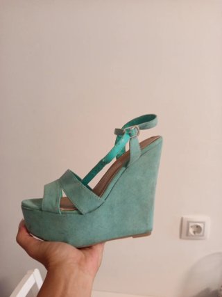 Lote 7 pares zapatos y sandalias T.35