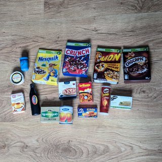 Comida de juguete de papel