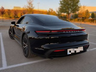 PORSCHE taycan