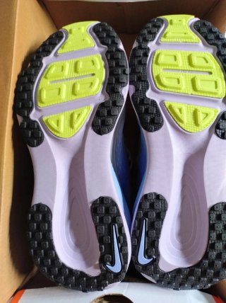 Zapatillas sneakers Nike Zoom Vomero, talla 37.5