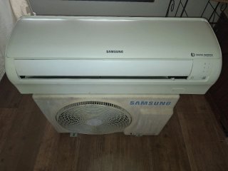 Aire Acondicionado Samsung para piezas o arreglo.