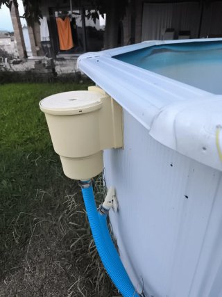 Piscina 4m3 con skimmer defectuoso
