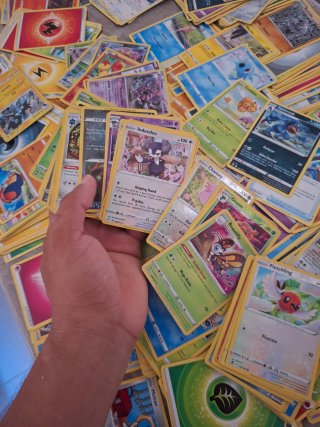 Lote 850 Cartas Pokémon + 65 Holo