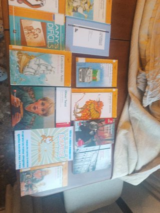 Libros de colegio e instituto 3€ por unidad