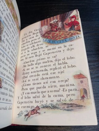 Lote de 2 reproducciones de antiguos libros escola