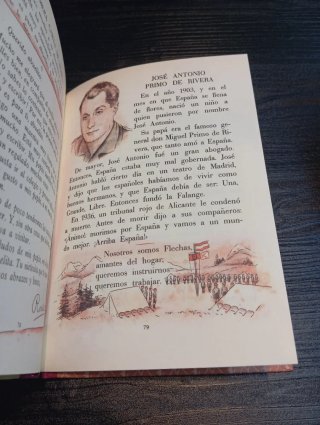 Lote de 2 reproducciones de antiguos libros escola