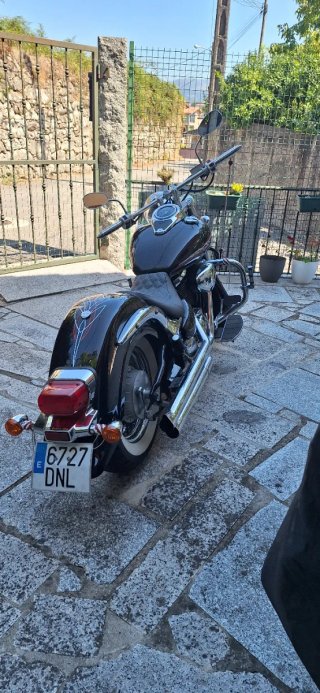 Suzuki Intruder C800 Negra