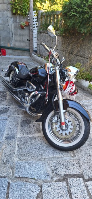 Suzuki Intruder C800 Negra